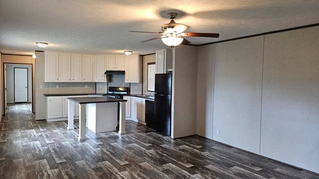 Building Photo - 5434 S Kansas St