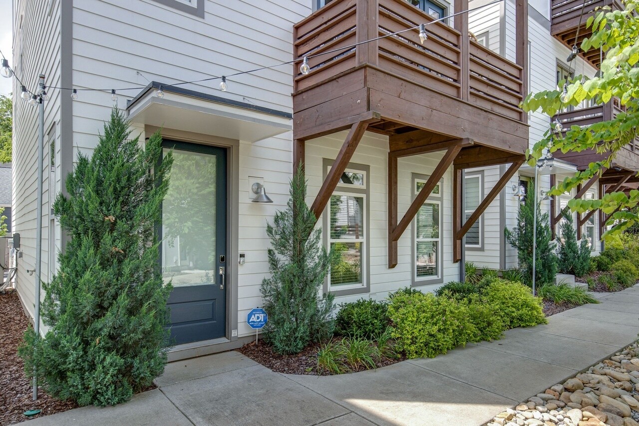 Building Photo - 2015 Eastland Ave