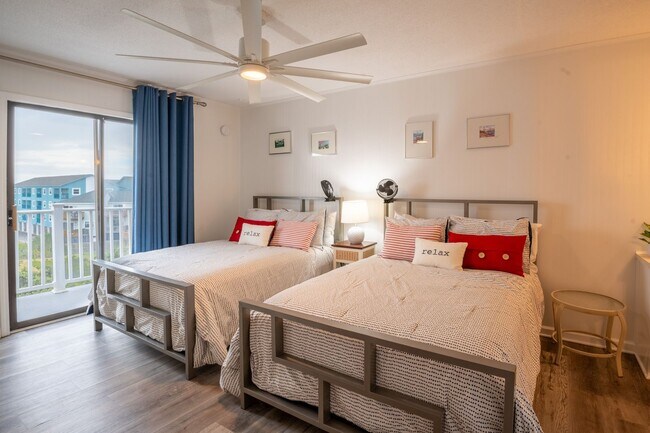 Building Photo - OFF-SEASON MONTHLY RENTAL - ESCAPE THE WINTER MONTHS!!!