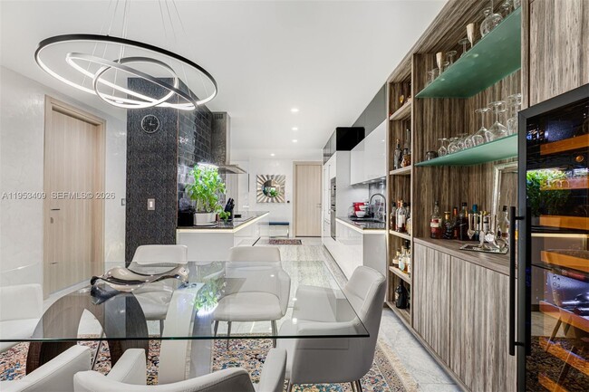 Building Photo - 1000 Brickell Plaza