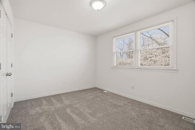 Building Photo - 9518 Blanchard Dr