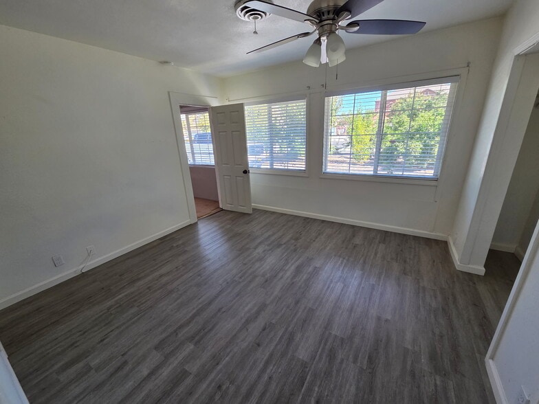Building Photo - 742 Bourn Dr
