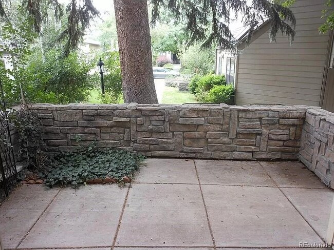 Building Photo - 552 Steele St