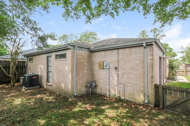 Building Photo - 18515 Denise Dale Ln