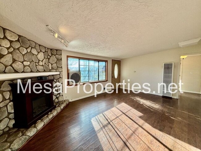 Building Photo - 9964 Arroyo Ave