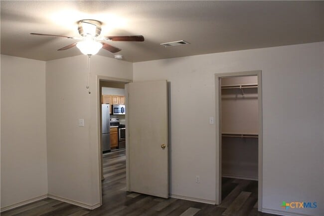 Building Photo - 415 E 4th Ave