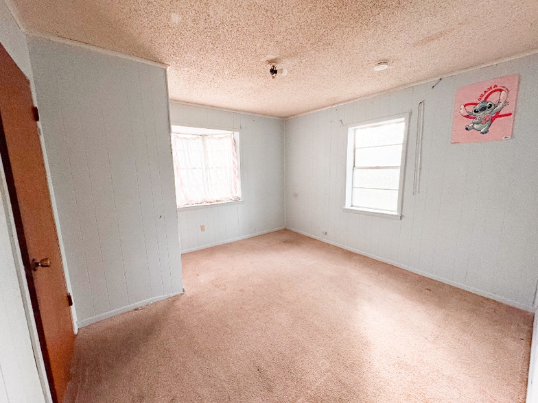 Building Photo - 1302 E Collin St