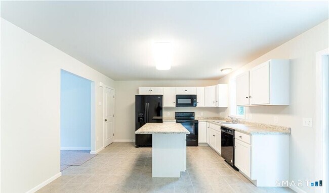 Building Photo - 152 Grove Ave