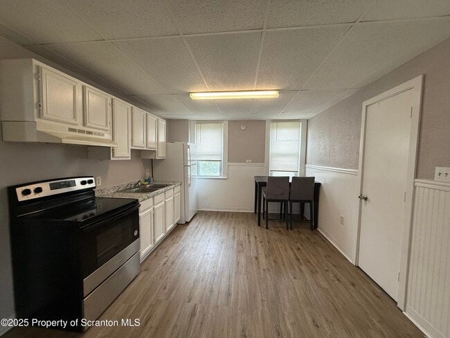 Building Photo - 1013 Bergen Ct