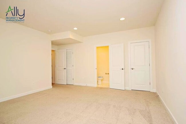 Building Photo - 1610 Kempton Pl