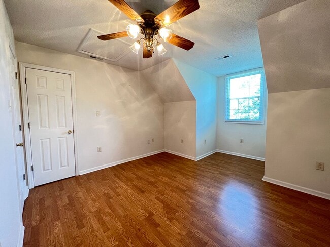 Building Photo - The Lifestyle You Deserve.