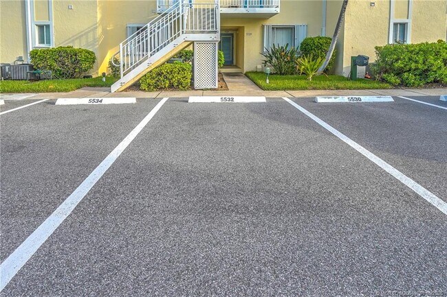 Building Photo - 5532 NE Gulfstream Way