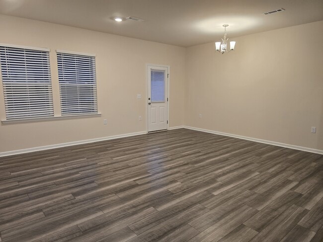 Building Photo - 883 Falls Grove Trl