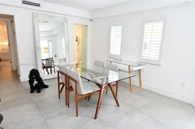 Building Photo - 2918 Bird Ave