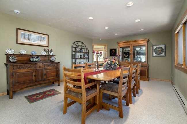 Building Photo - 8225 N Spring Gulch Rd