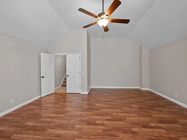 Building Photo - Great 4BR Bellevue Home