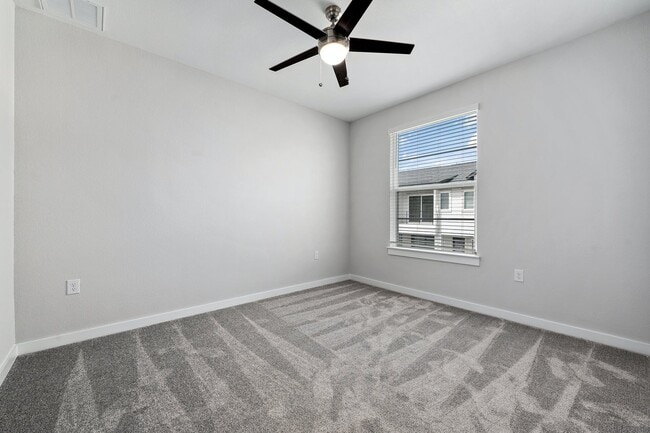 Building Photo - 12001 Vista Parke Dr