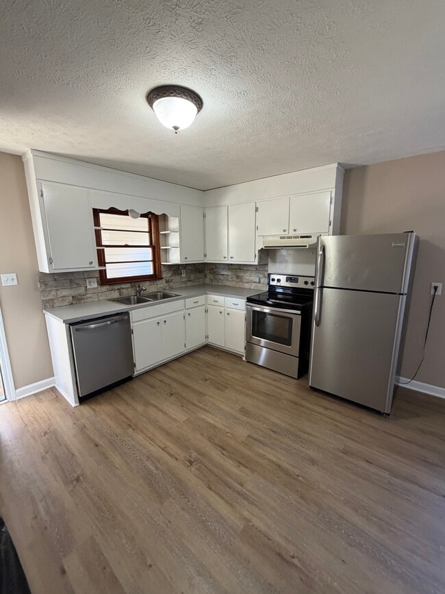 Building Photo - 1842 Orchard Dr