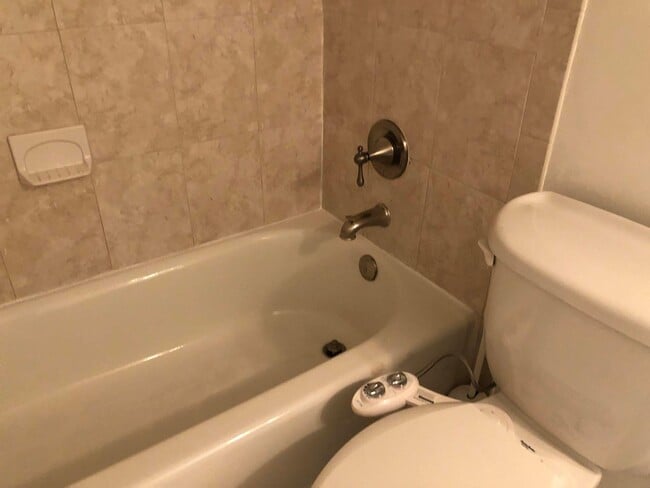 Building Photo - 2455 Lindell Blvd