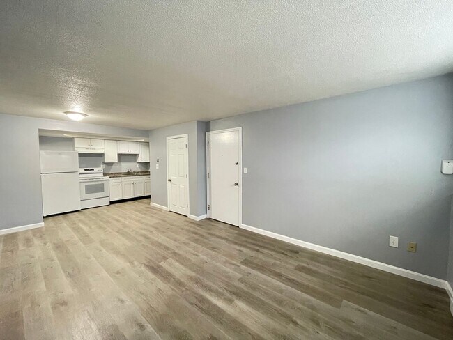 Building Photo - 181 Loudon Rd