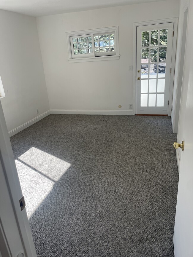 Building Photo - 1811 Verdugo Knolls Dr