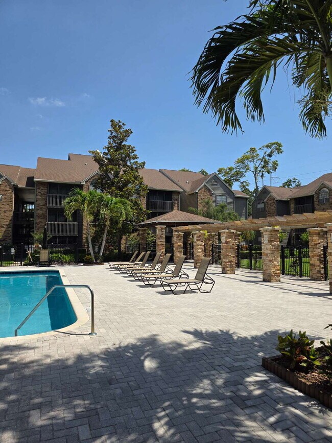 Building Photo - 1 bedroom condo in The Fountains at Countr...