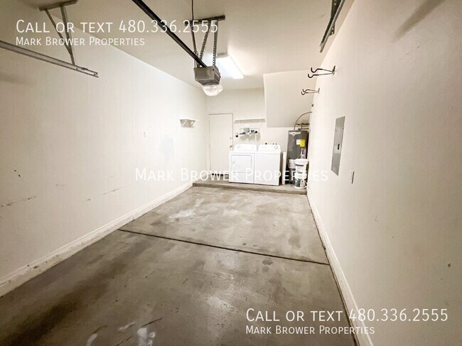 Building Photo - 2831 E Southern Ave
