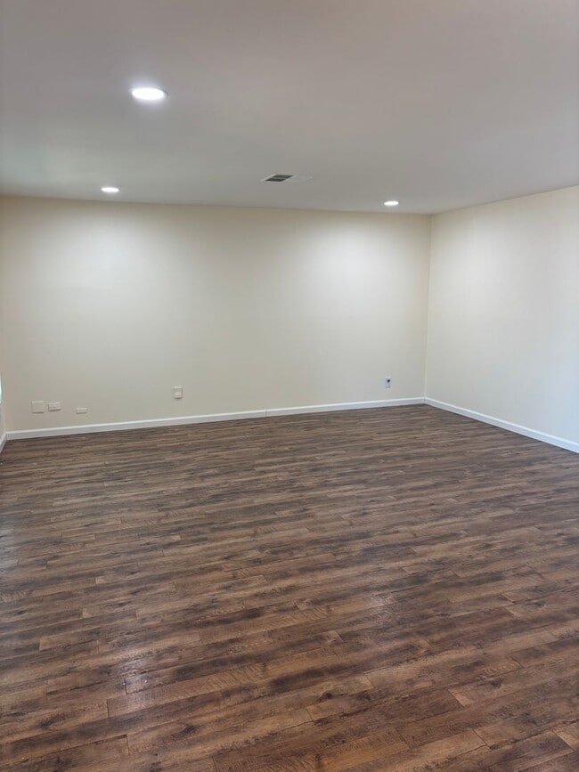 Building Photo - 3 B/D 2 B/A HOUSE IN MARYSVILLE AVAILABLE NOW
