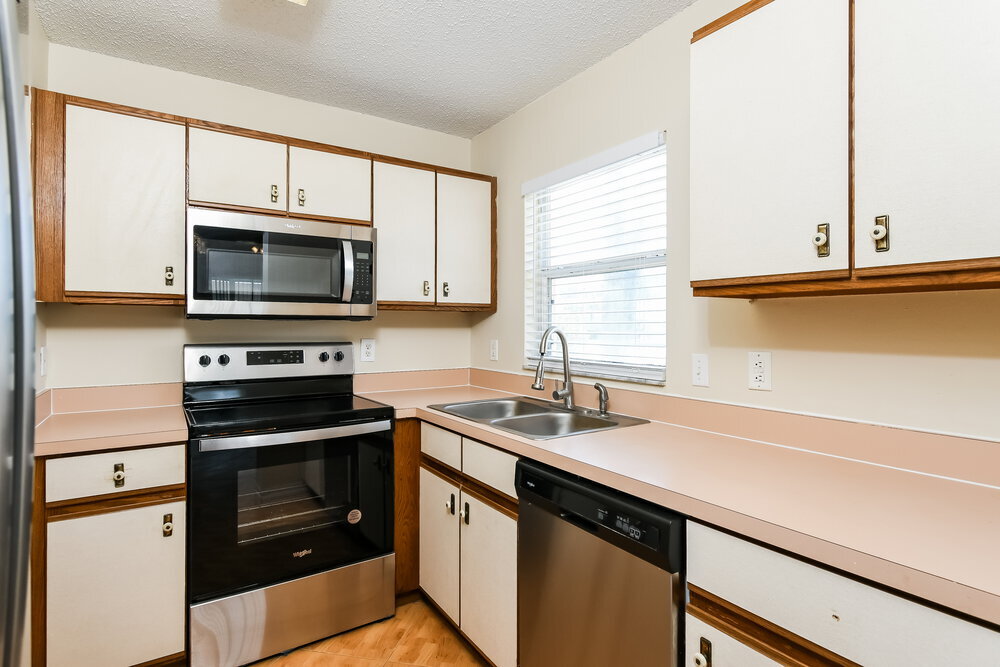 Building Photo - 2282 Santa Lucia St