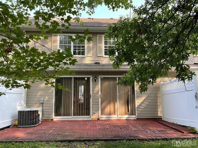 Building Photo - 401 Hadleigh Ln