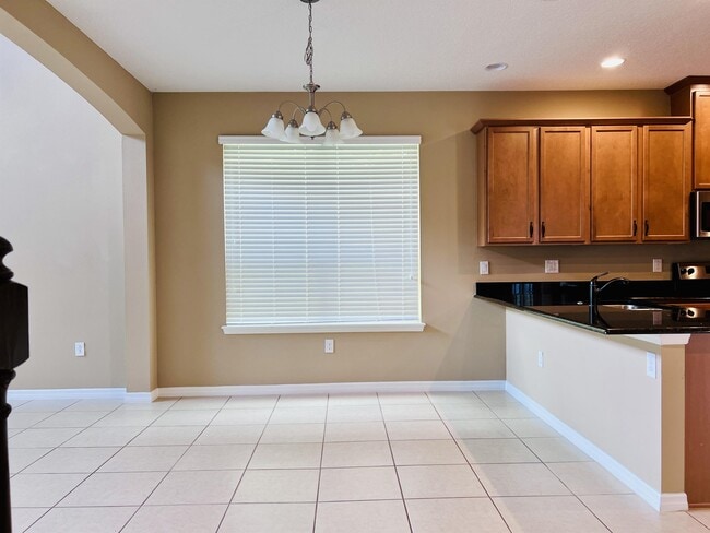 Building Photo - 537 Red Rose Ln