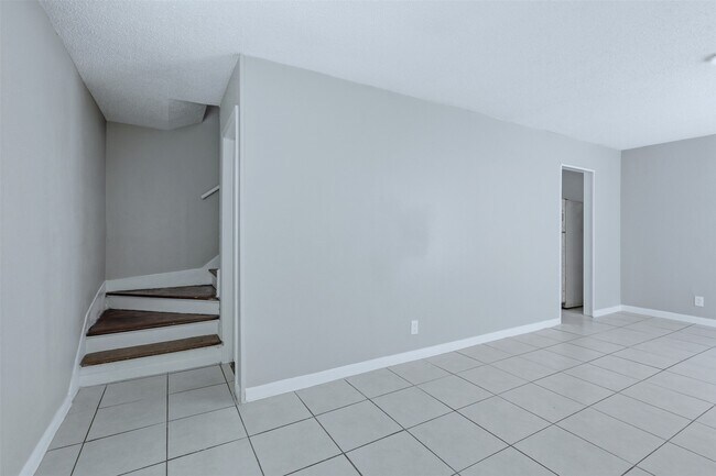 Building Photo - 1226 5th Ave N