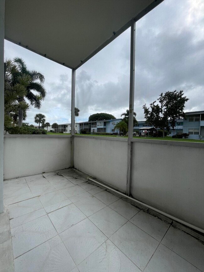 Building Photo - 172 Salisbury I