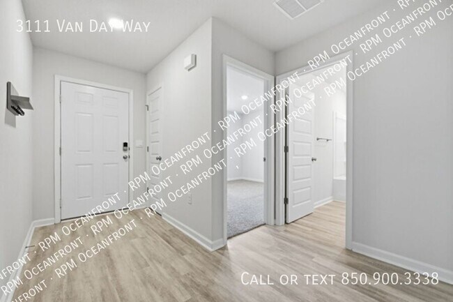Building Photo - 3111 Van Day Way
