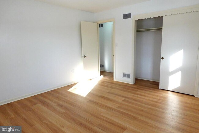 Building Photo - 25 Homestead Dr