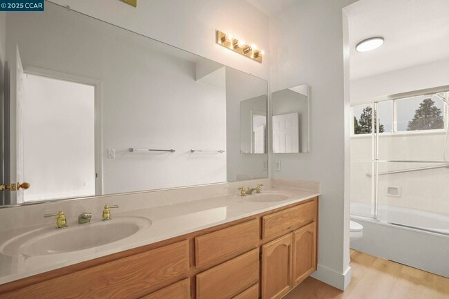 Building Photo - 903 Arrowhead Terrace