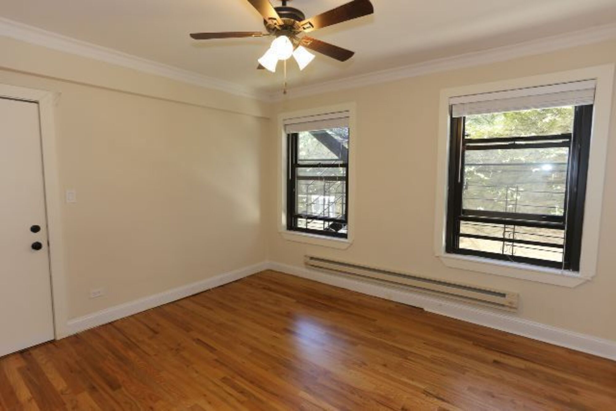 Building Photo - 626 W Patterson Ave