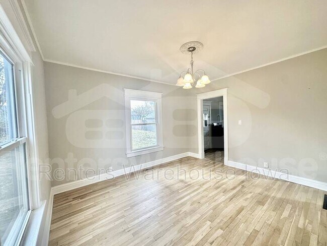 Building Photo - 3114 School St