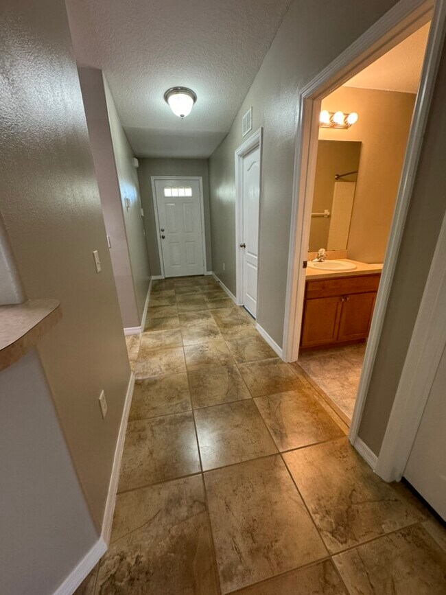 Building Photo - 361 Del Monte Rd