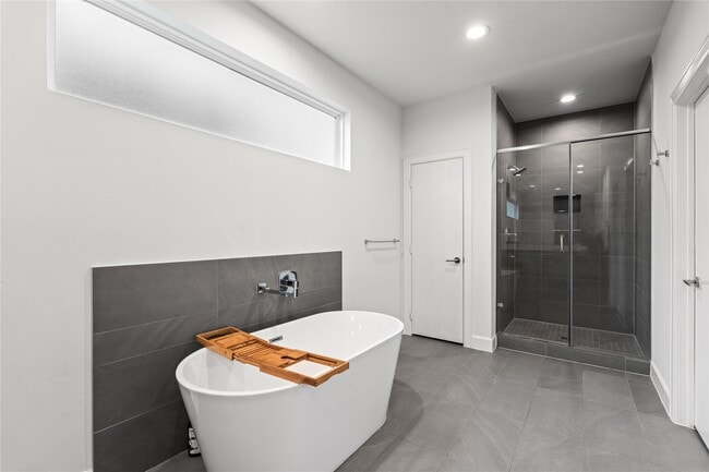 Building Photo - 6819 Rocinante Ln