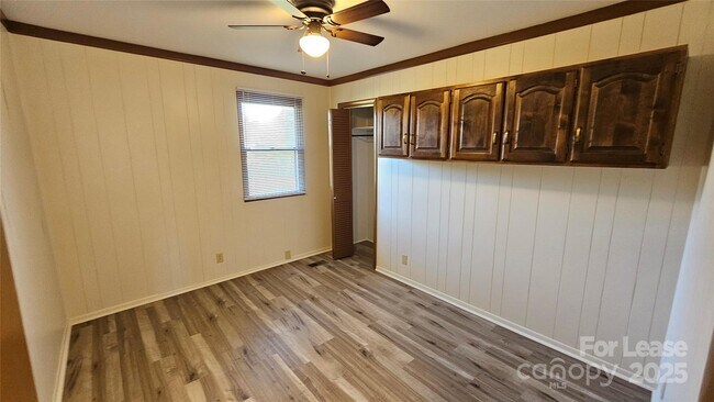 Building Photo - 5040 Pless Rd
