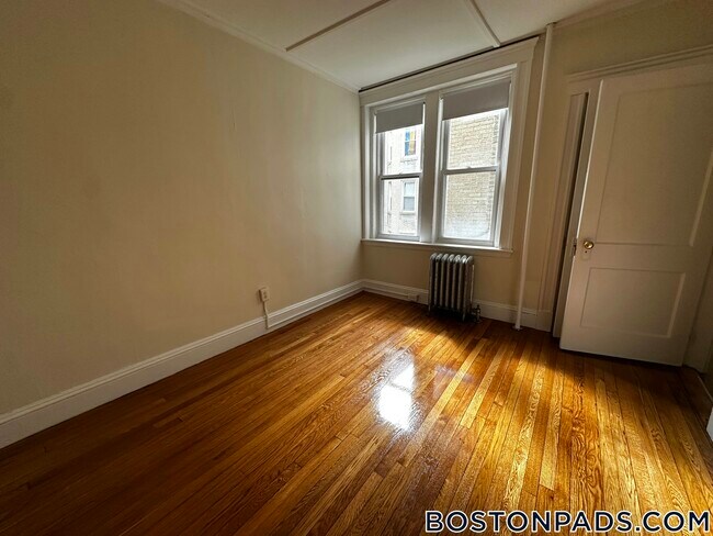 Building Photo - 1175 Boylston St
