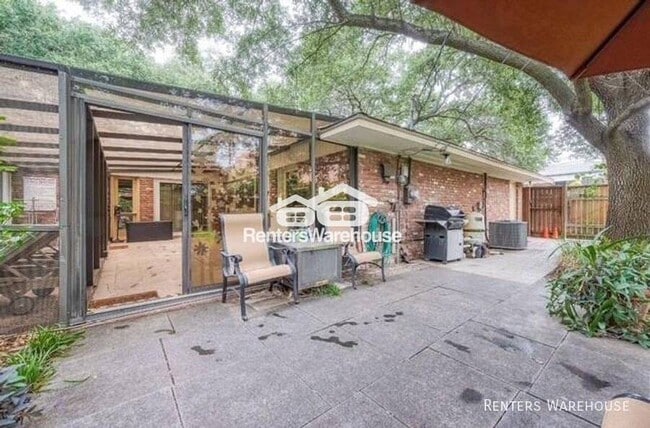 Building Photo - 5203 Chesapeake Way