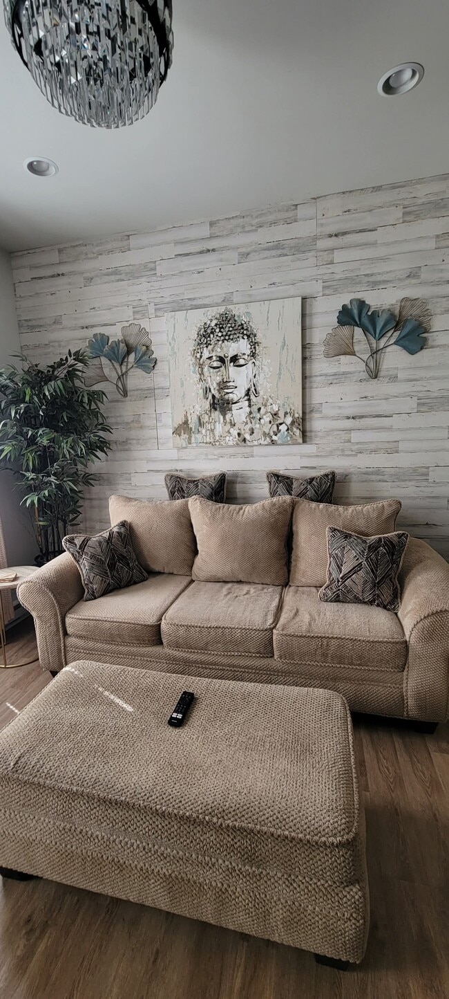 Building Photo - 132 N 3rd St