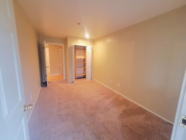 Building Photo - Bayview Townhouse Condo in Blaine with Gar...