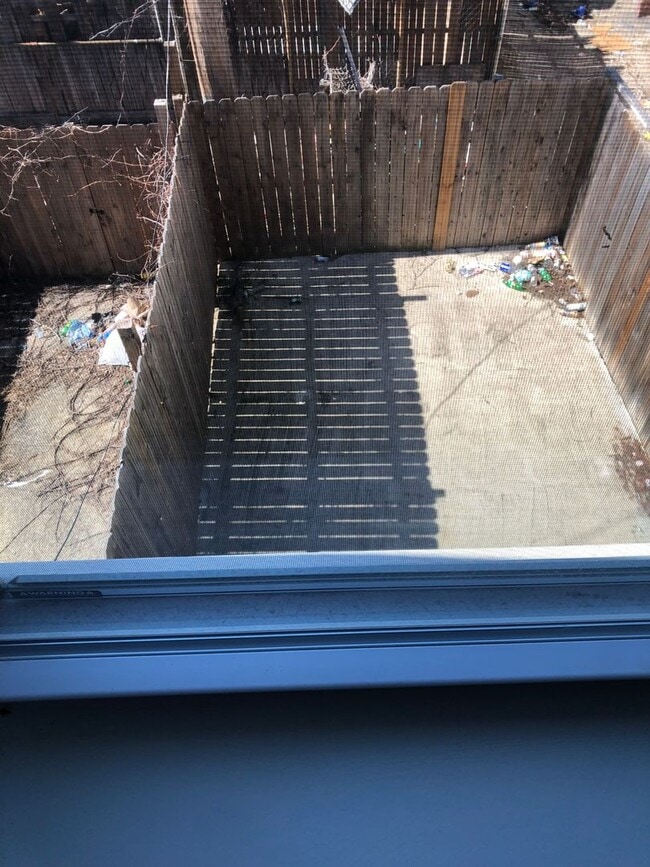 Building Photo - Charming row home in Baltimore City!