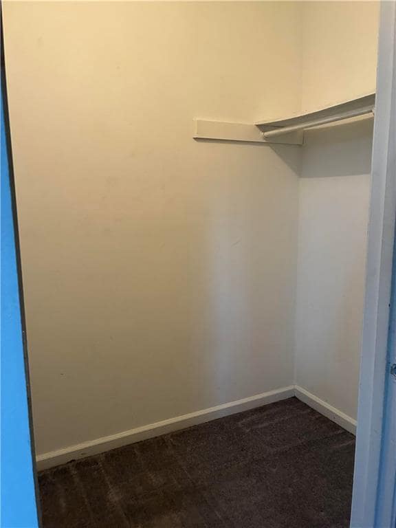 Building Photo - 3253 Deshong Dr SW