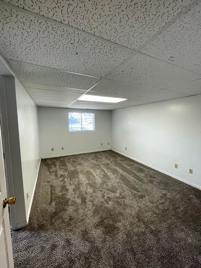 Building Photo - Great 4 Bed/3 Bath home in Layton