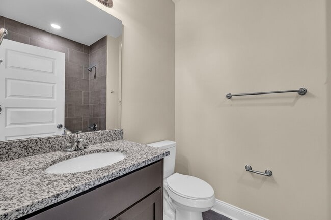 Building Photo - 702 Moore St