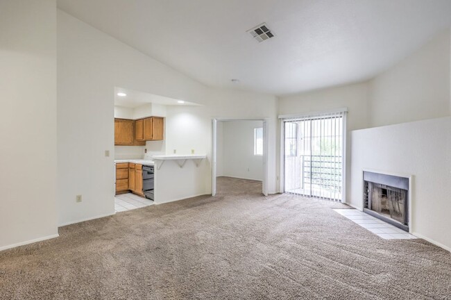 Building Photo - Nice 2-Bedroom Near the Strip